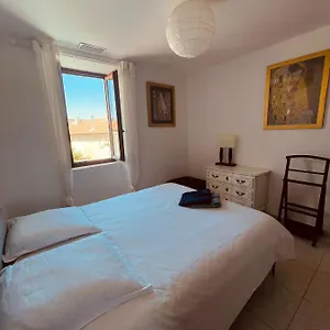 Appartement Location Type T2 – – 4 Couchages, Marseille